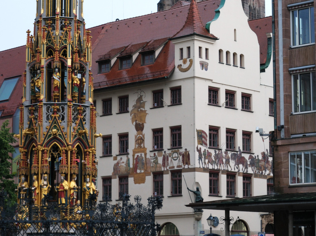 Der Schoene Brunnen景点图片