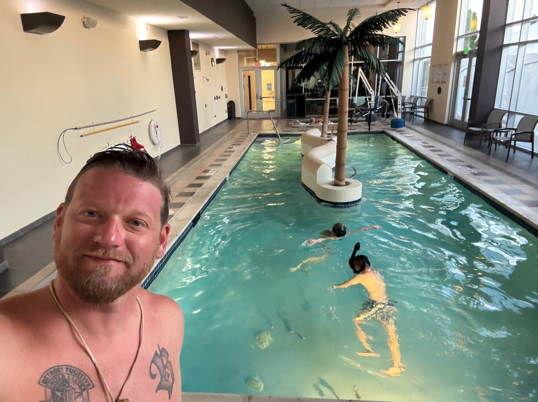 贝城河滨希尔顿逸林酒店主图