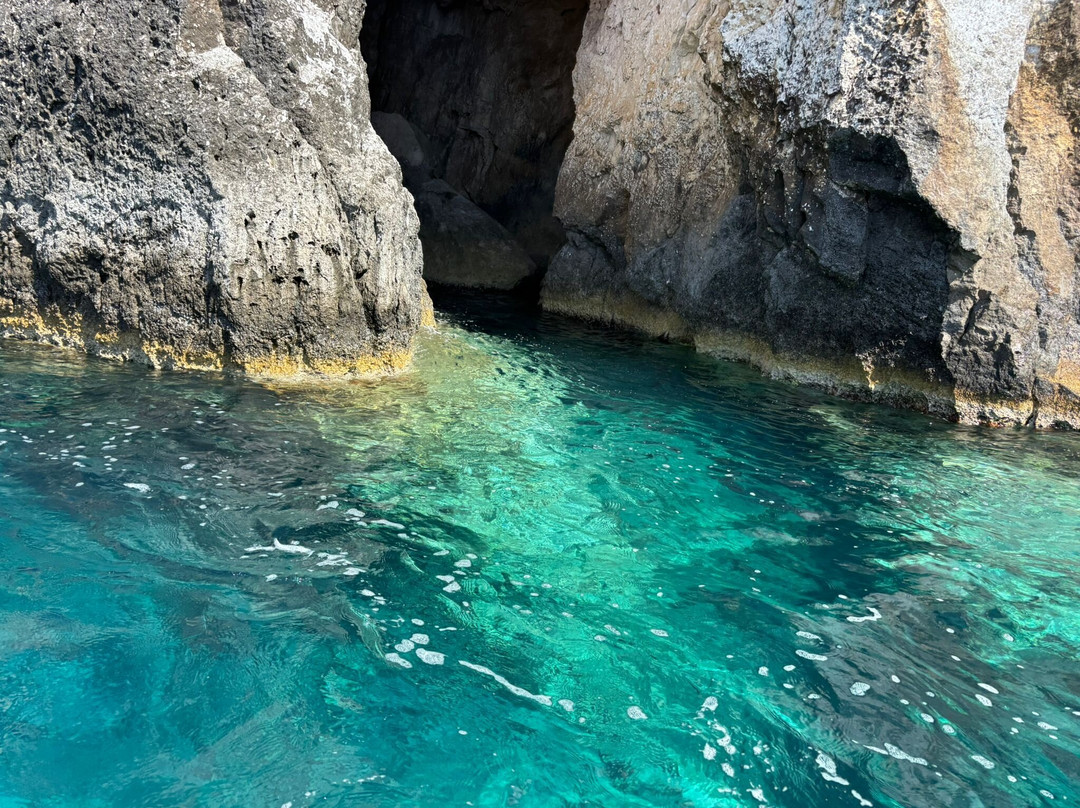 AFROS RENTAL BOATS-利姆尼科利必去景点
