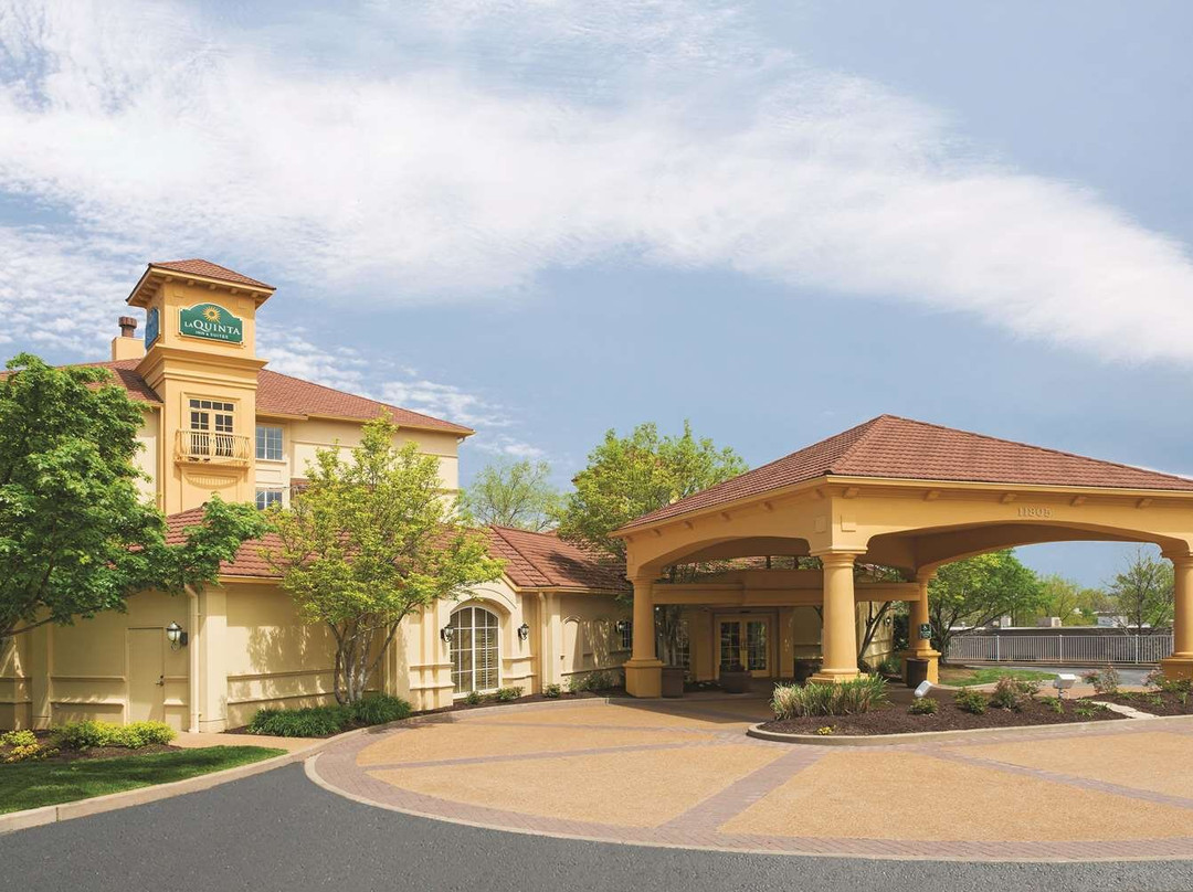 La Quinta Inn & Suites by Wyndham St. Louis Westport