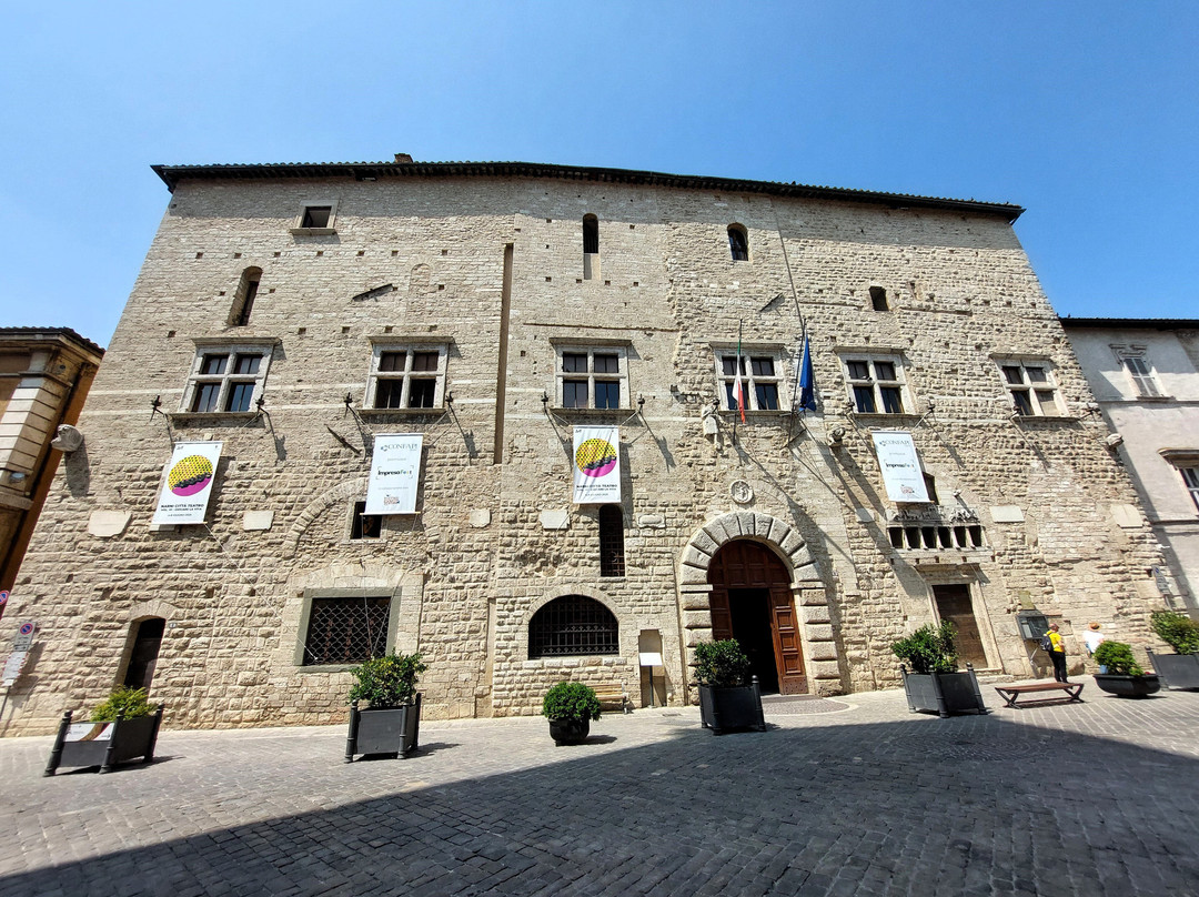 Piazza dei Priori-Narni必去景点