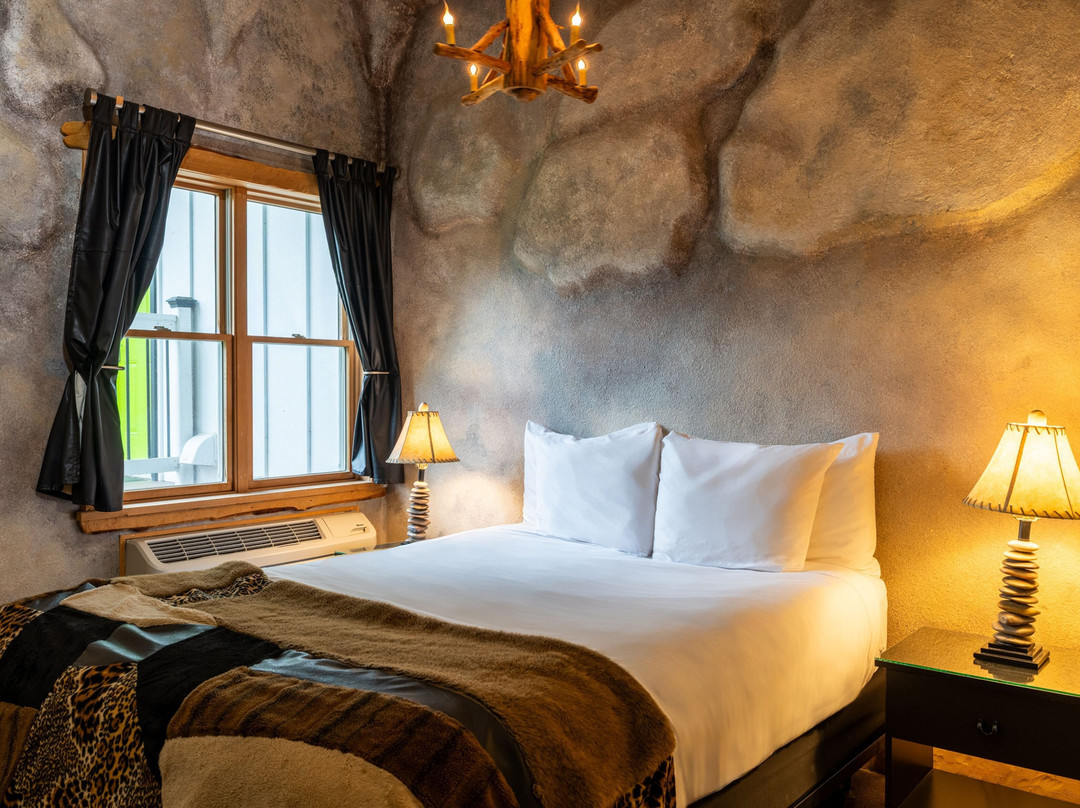 The Roxbury, Contemporary Catskills Lodging主图