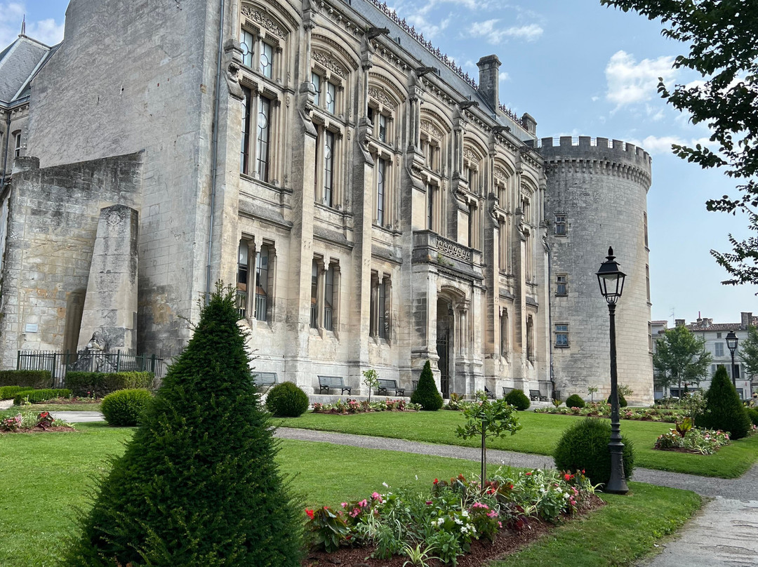 Hotel de Ville d’Angouleme / le Chateau Comtal-安古兰必去景点