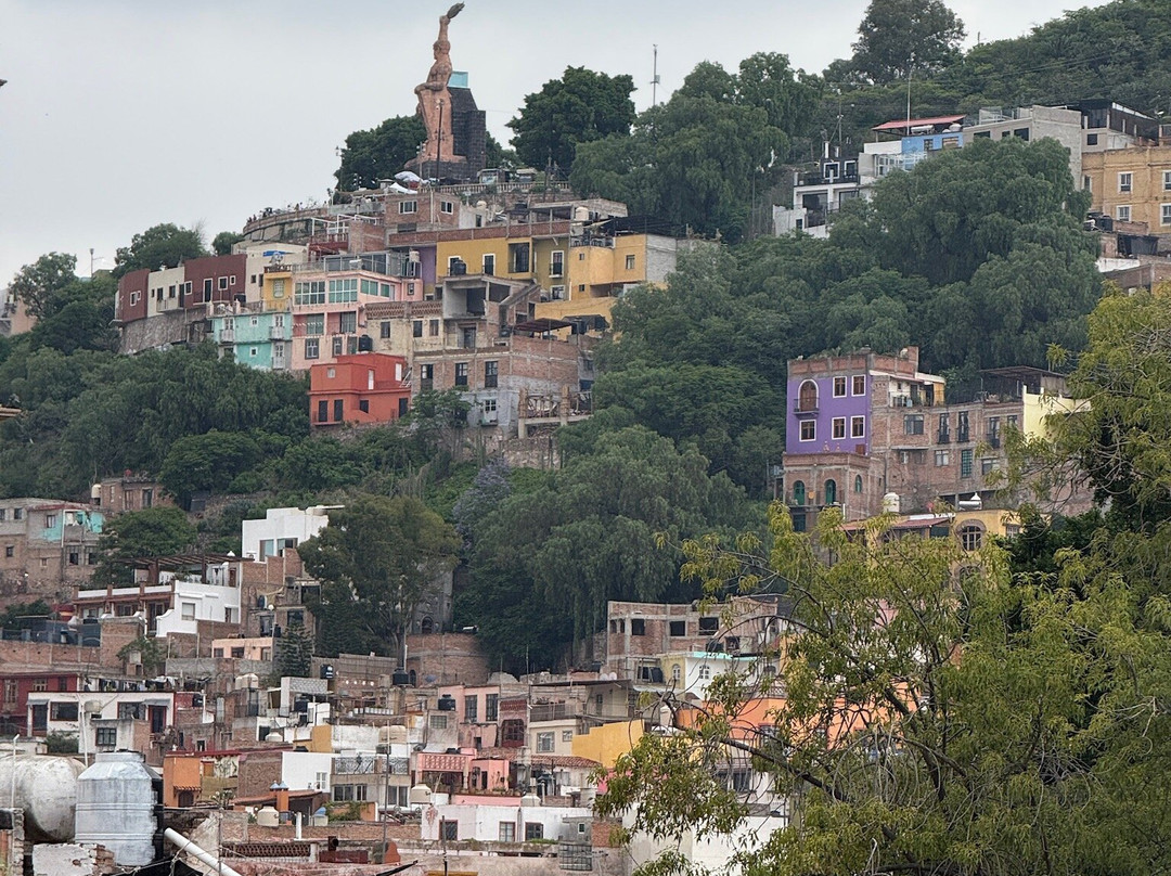 传统时尚酒店主图