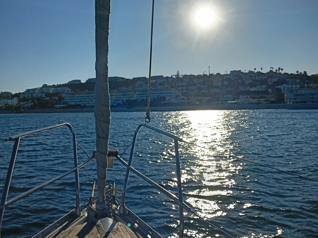 Navegando El Estrecho-埃斯特波纳必去景点