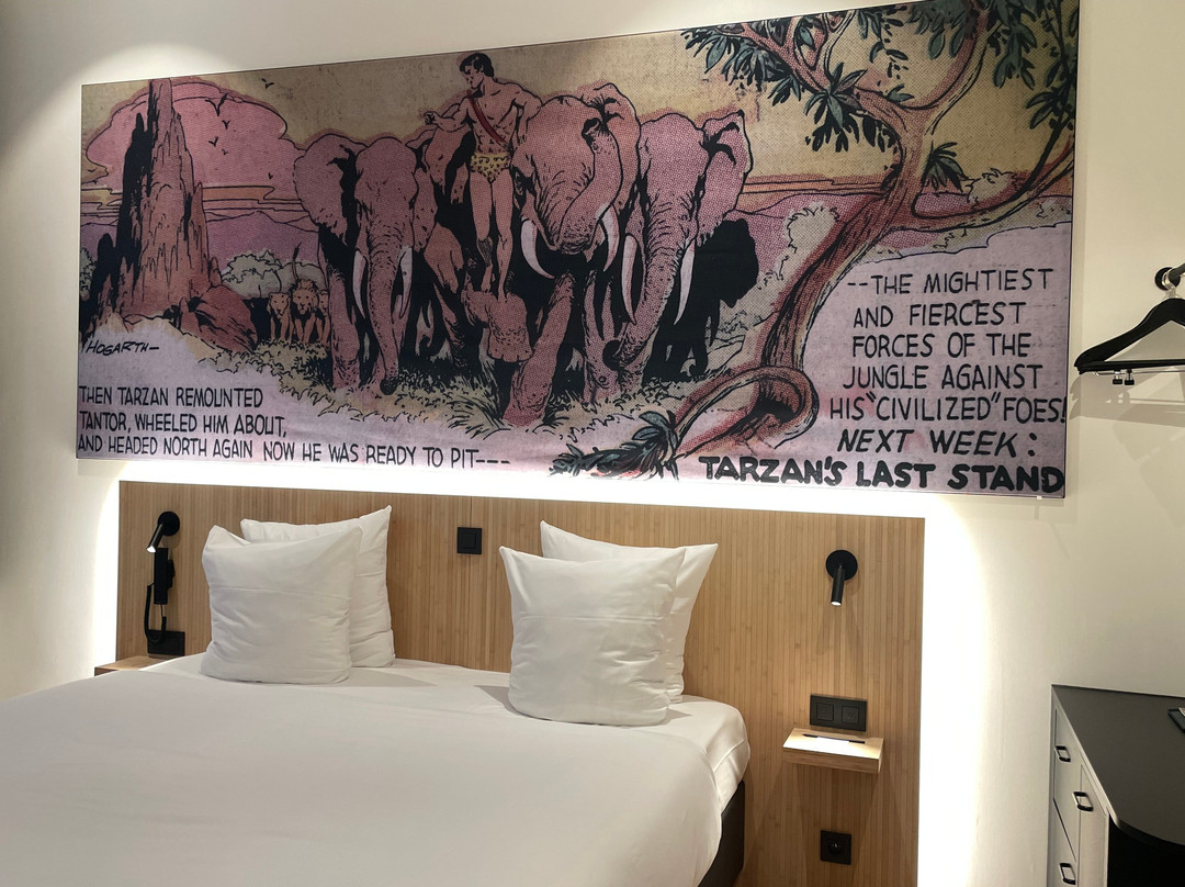 漫画艺术酒店主图