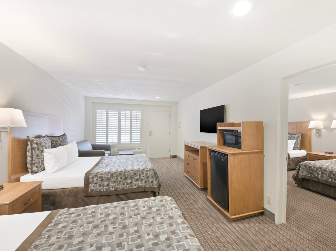 阿纳海姆沙漠旅馆及套房主图