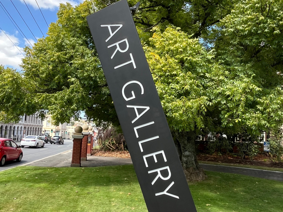 维多利亚女王博物馆和美术馆-朗塞斯顿必去景点