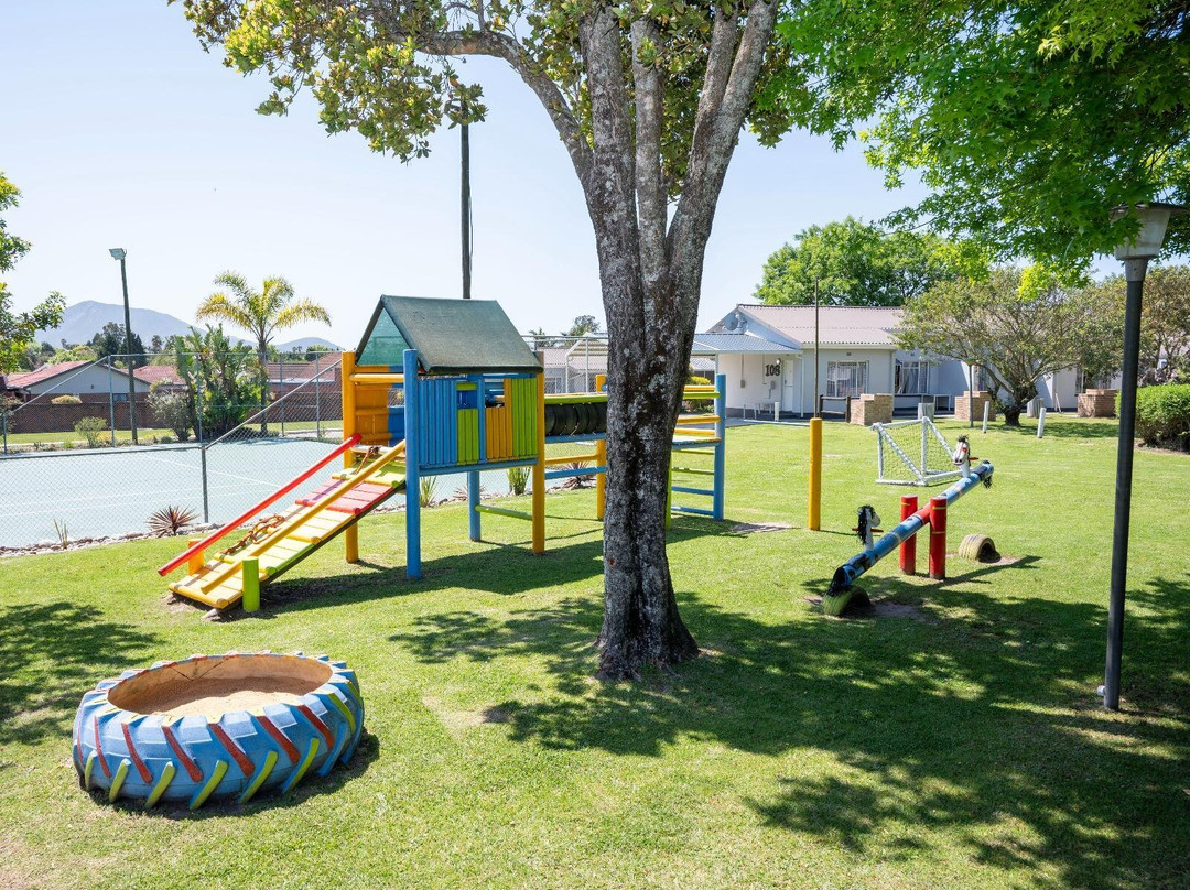 Pine Lodge George主图