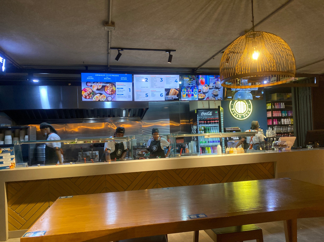 Uki Fresh Food - Parque Del Triángulo