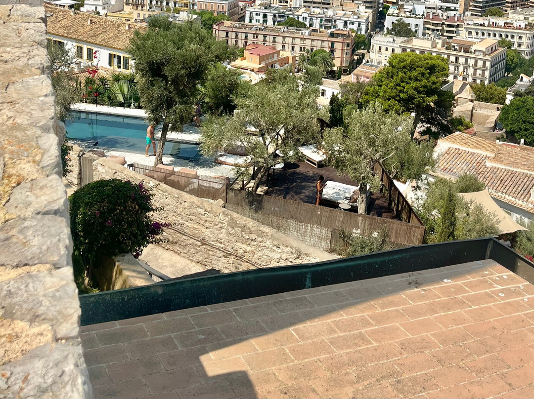 卡诺尼戈之塔酒店主图