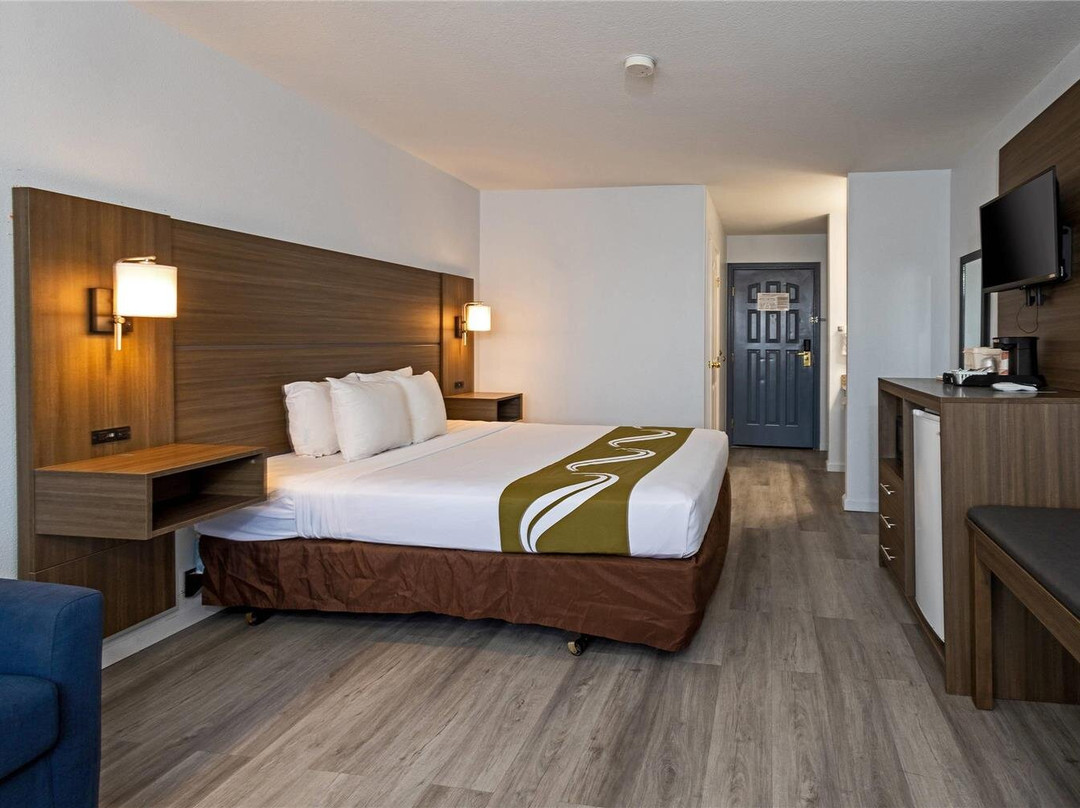 图莱里酒店住宿-Quality Inn Tulare