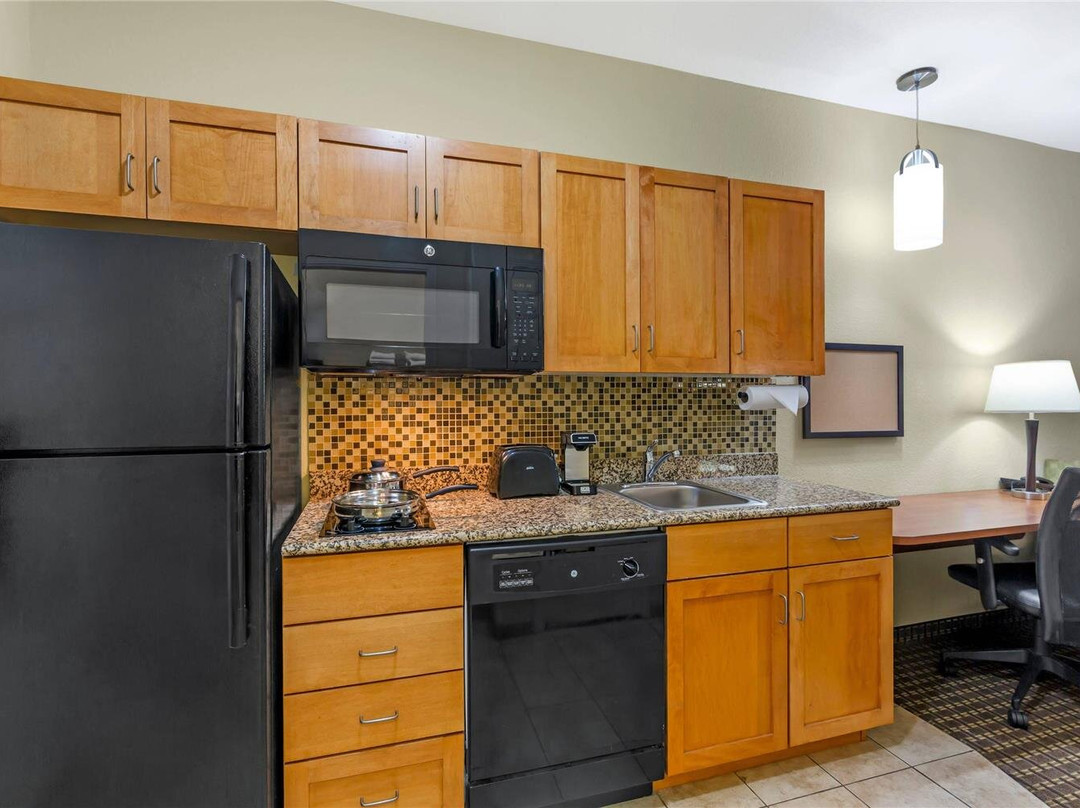 Kenmare酒店住宿-MainStay Suites Stanley