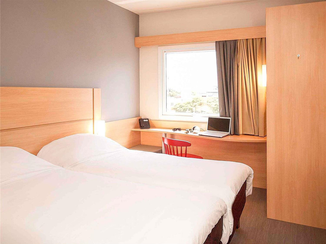 Sao Sebastiao Do Cai酒店住宿-ibis Montenegro