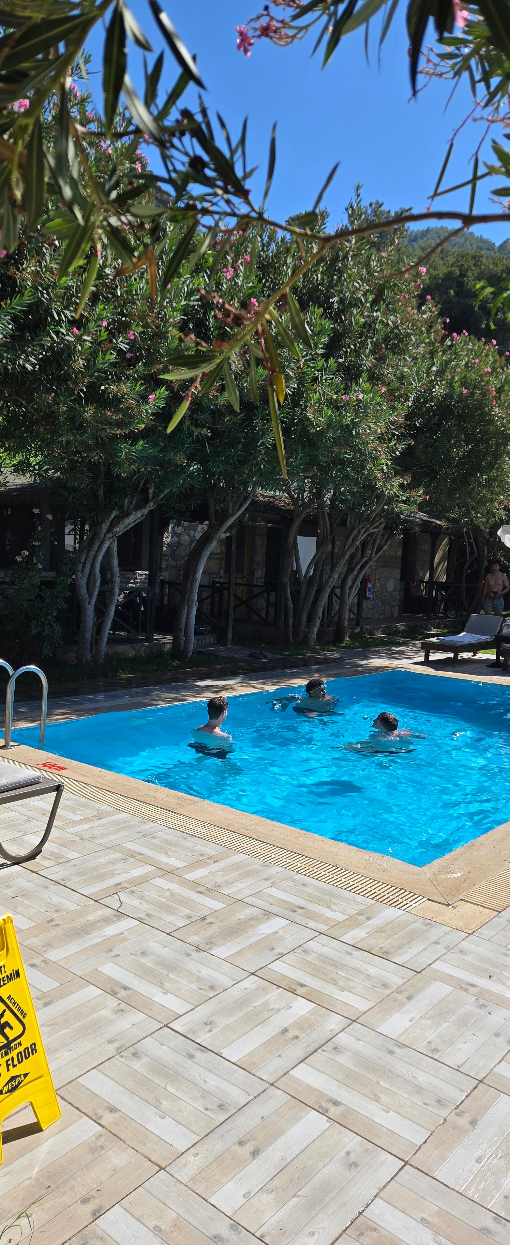 黑山汽车旅馆-官方