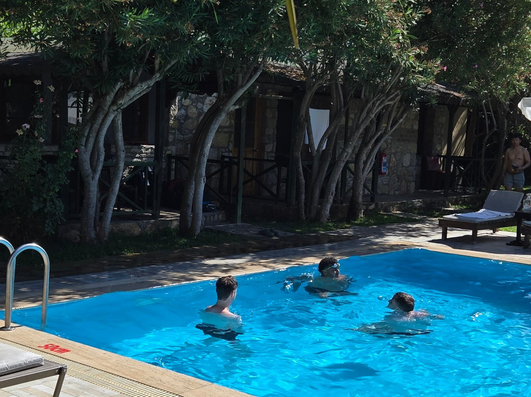 黑山汽车旅馆主图