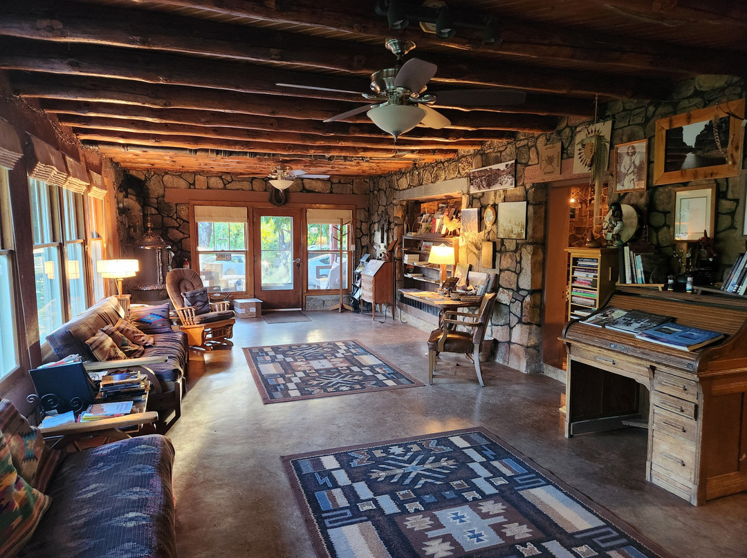 The Black Range Lodge主图