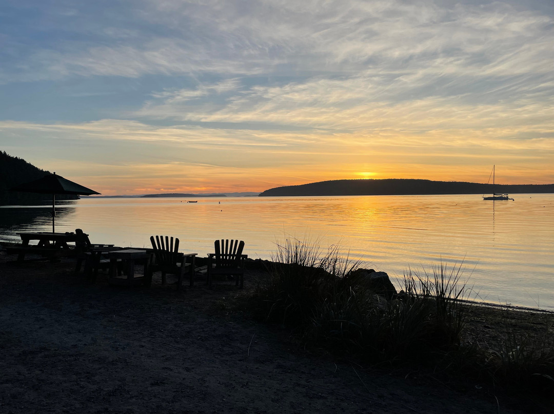 West Beach Resort主图