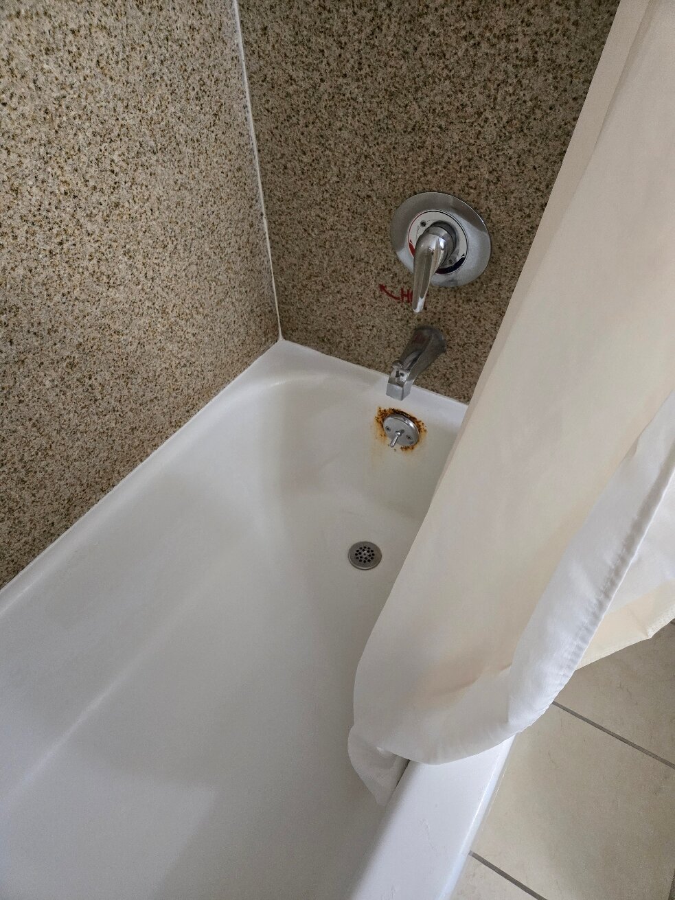 西门罗希尔顿花园酒店-官方