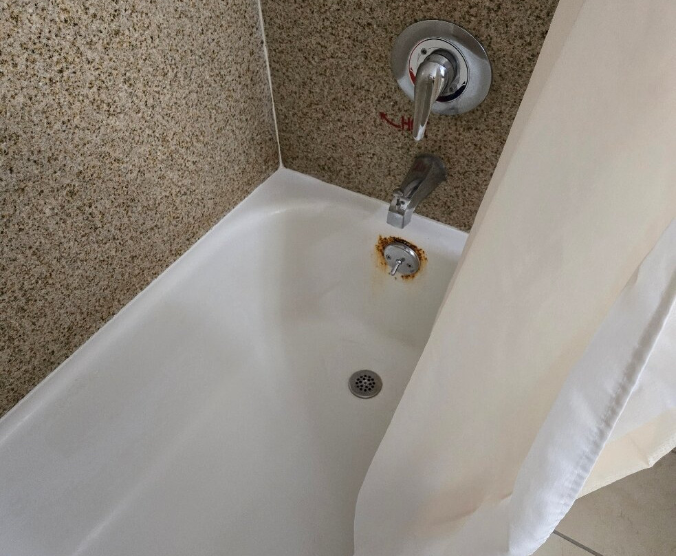 西门罗希尔顿花园酒店主图