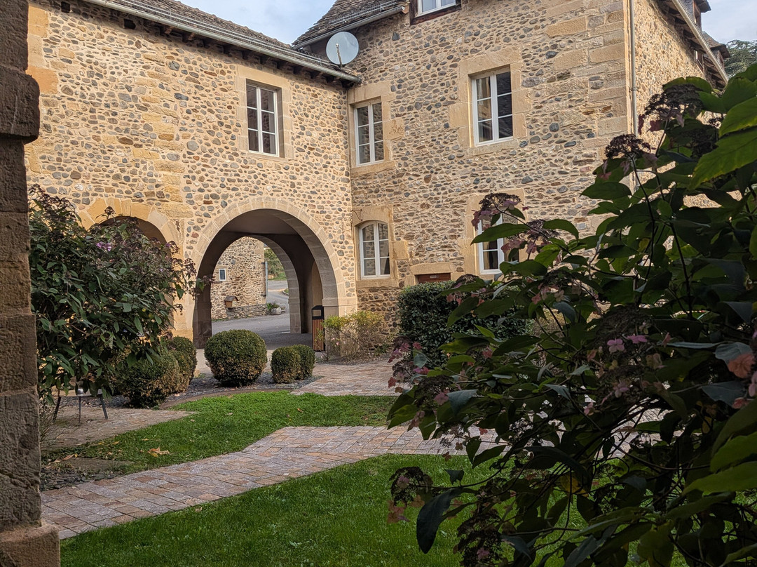 法拉克城堡酒店主图