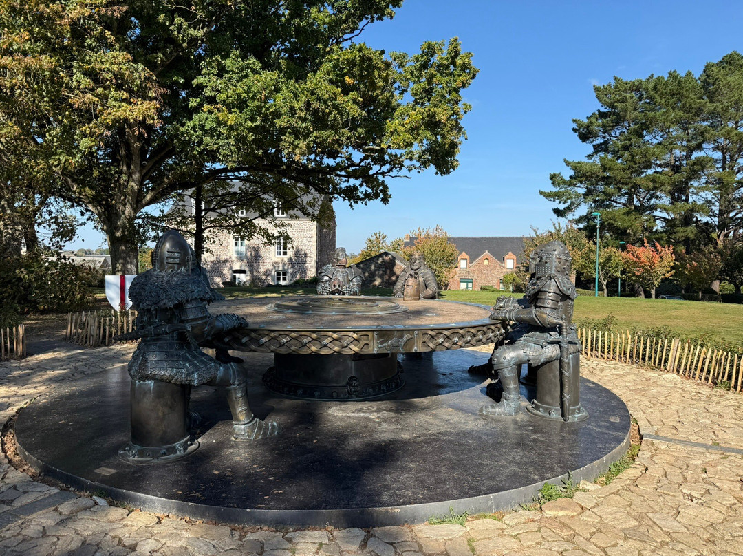 Les Chevaliers De La Table Ronde-Neant-sur-Yvel必去景点