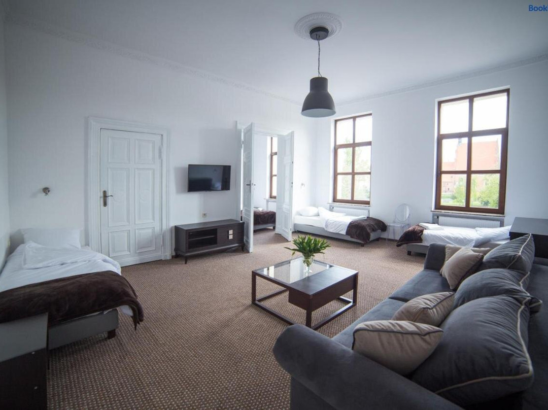 OperaHostel