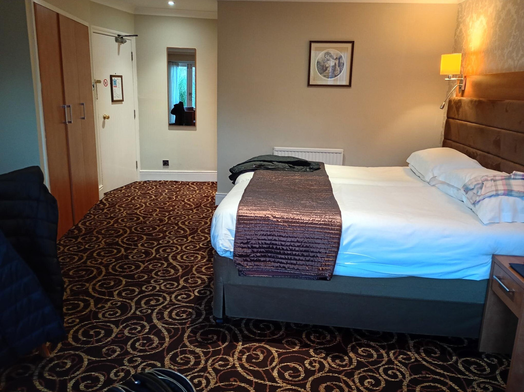 传统玫瑰与王冠酒店主图