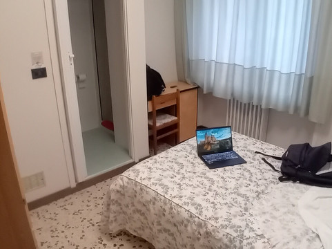 阿尔贝戈桑格里拉酒店主图