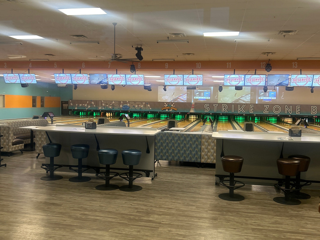 Strike Zone Bowling Lanes-南海文必去景点