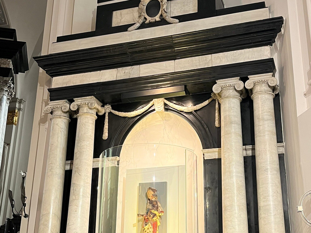 Virga Jesse Basiliek-哈瑟尔特必去景点