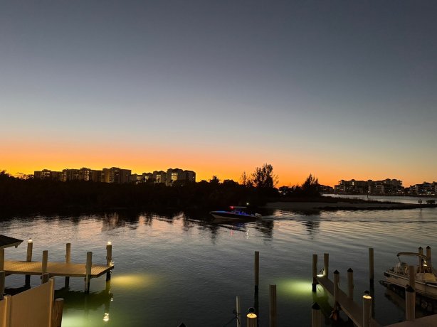 The Boat House Marco Island-官方