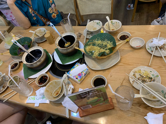 Ech Xanh Restaurant - Nguyen Canh Chan