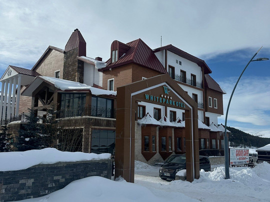 White Park Hotel主图