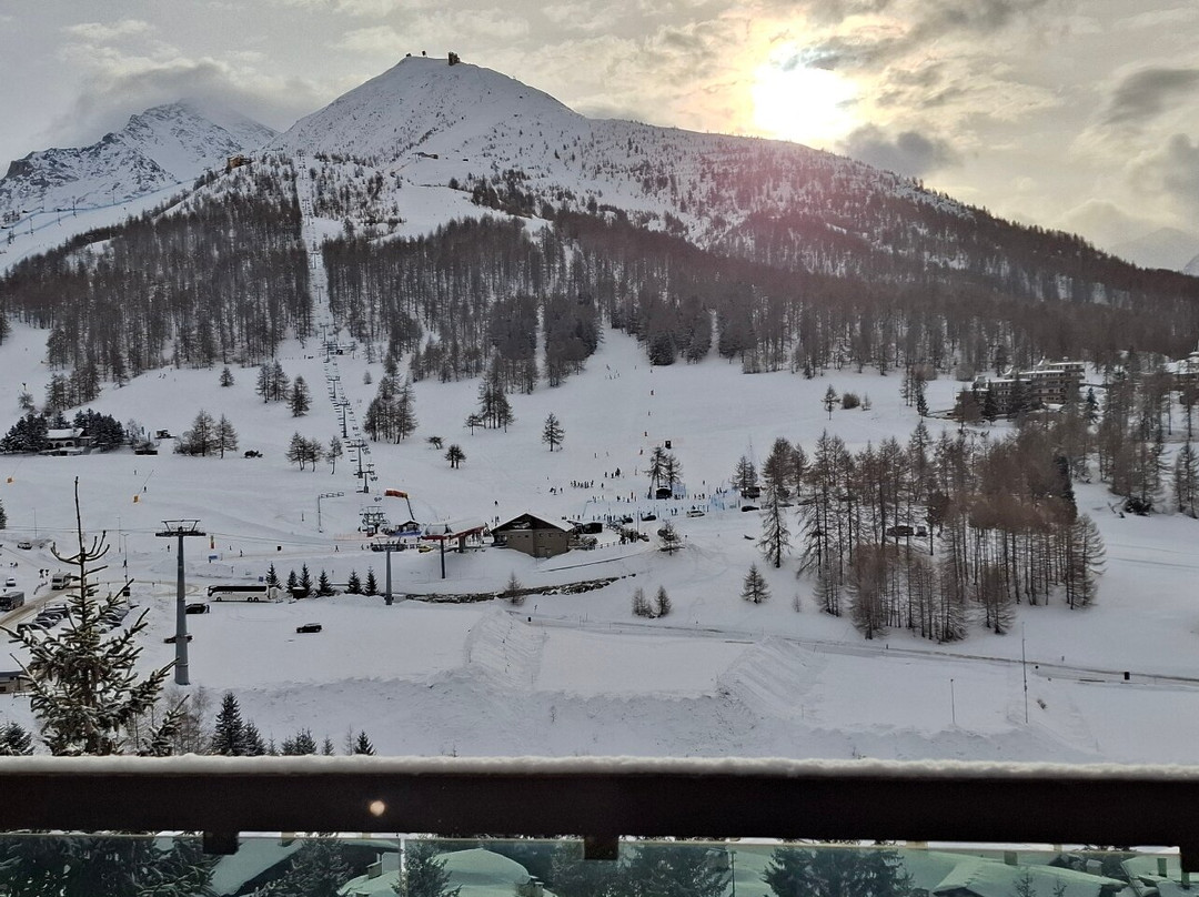 大罗克酒店主图