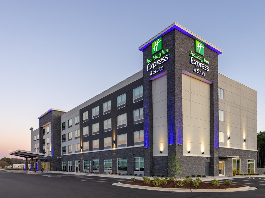 Holiday Inn Express & Suites Benson