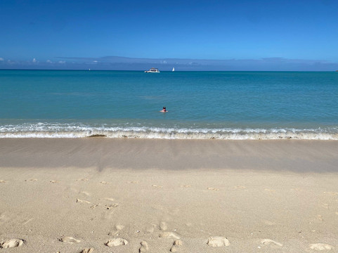 Valley Church Beach-Jolly Harbour必去景点