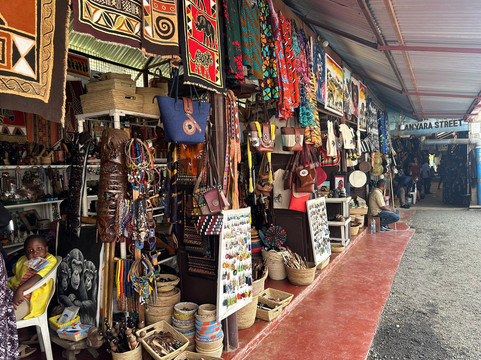 Maasai Market Curios and Crafts-阿鲁沙必去景点