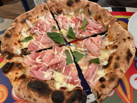 Uagliò - Parma主图