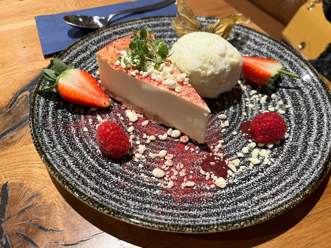 梅花与鹧鸪旅馆