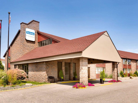 Astorville酒店住宿-Travelodge by Wyndham North Bay