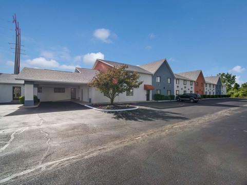 Altamont酒店住宿-Ramada by Wyndham Effingham