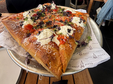Truly Pizza