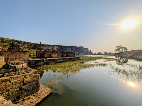 Badami Cave Temples-Badami必去景点