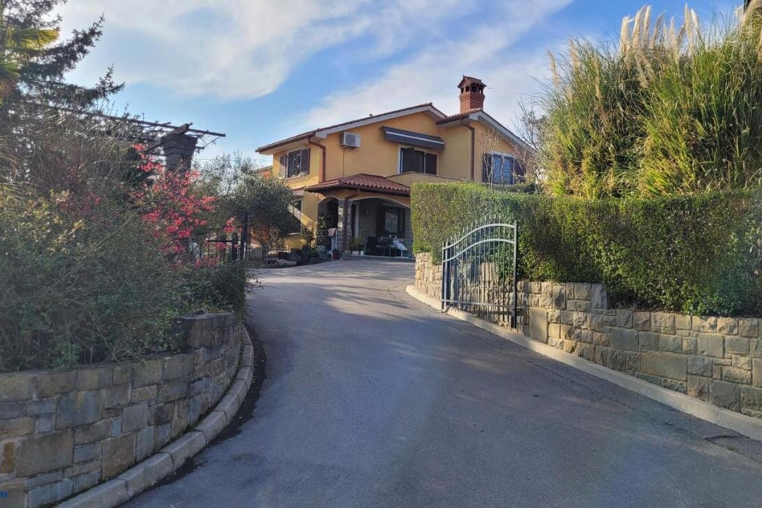 Mar Apartments