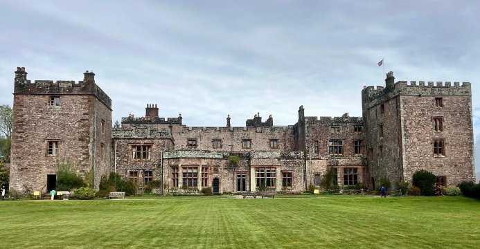 曼卡斯特城堡马车夫宿舍-官方