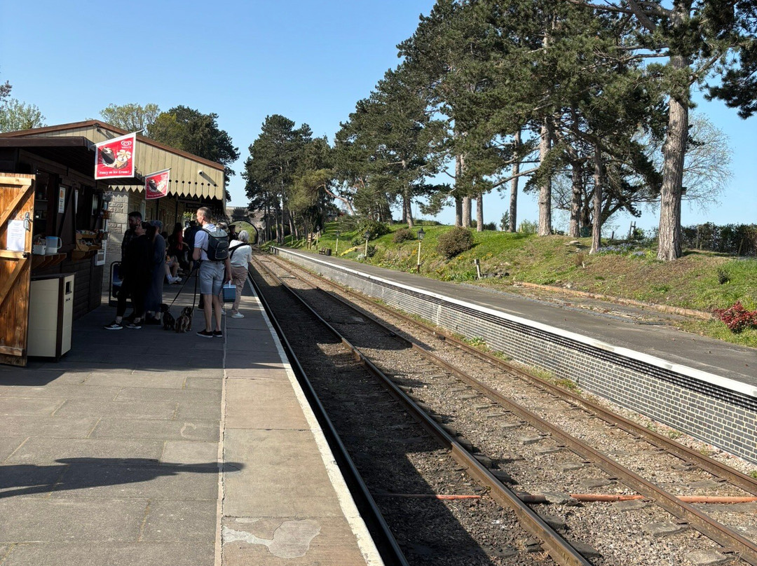 格洛斯特-沃里克铁路-切尔滕纳姆必去景点