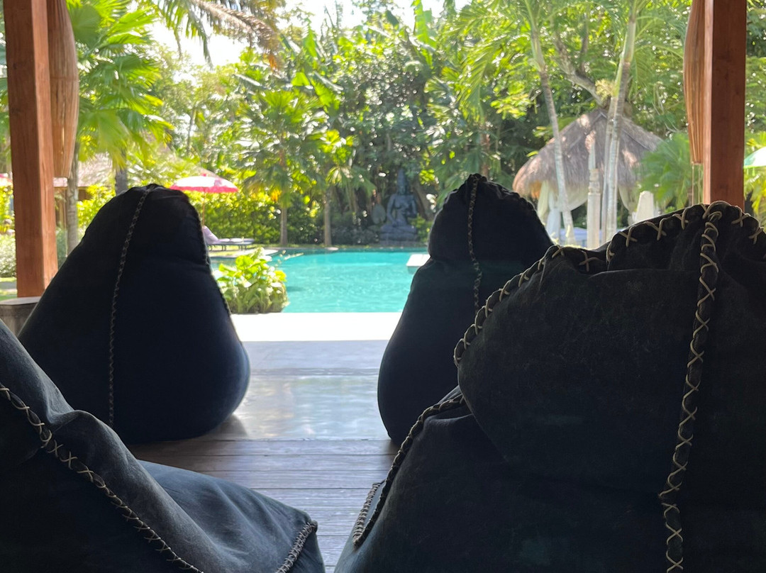 蓝色业力村主图