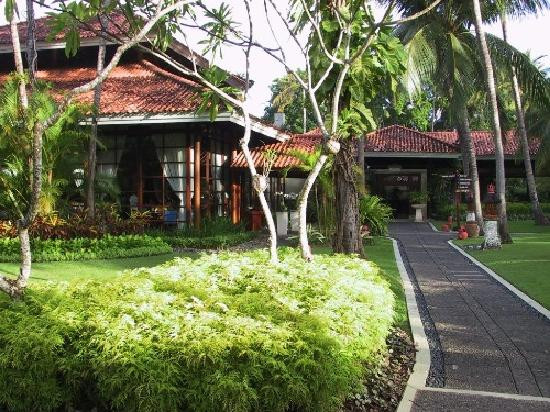 巴厘岛塔曼纱丽水疗度假村主图