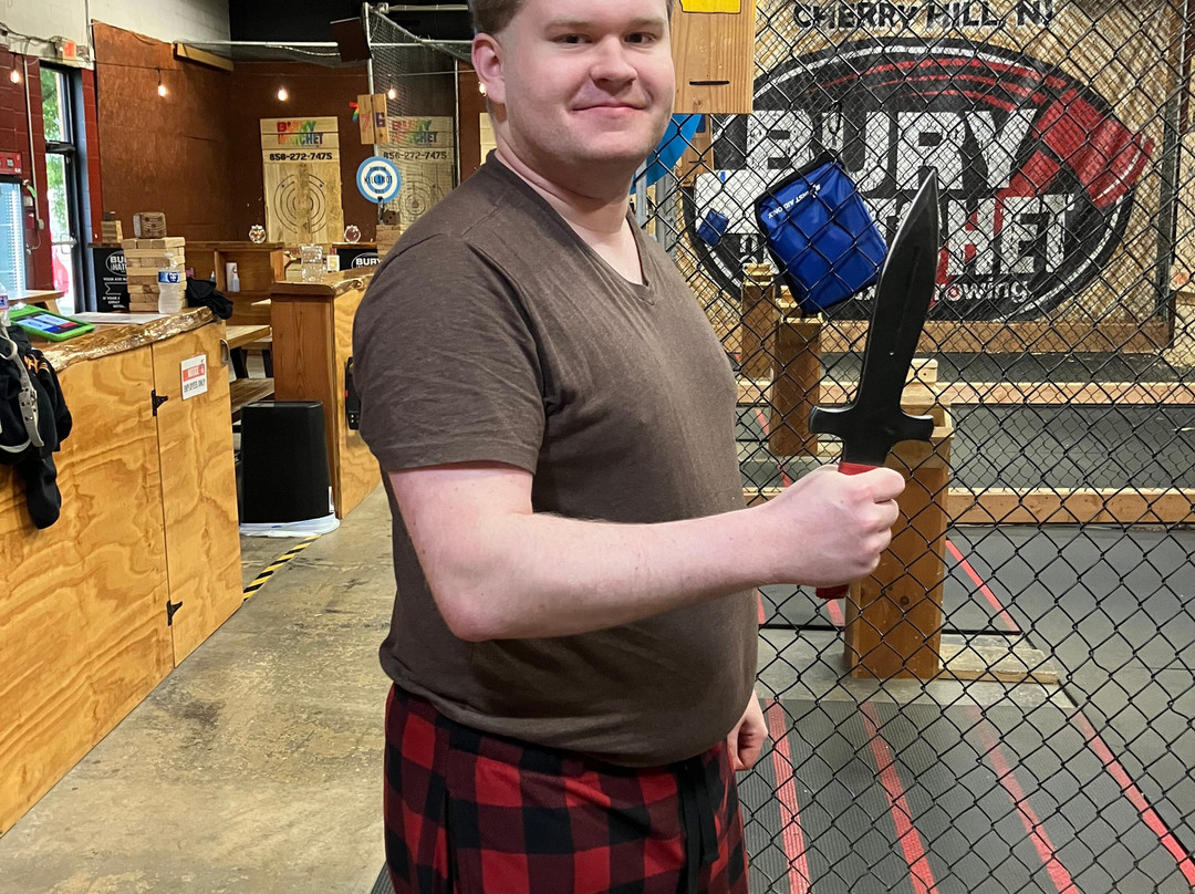 Bury The Hatchet Cherry Hill - Axe Throwing-切里希尔必去景点